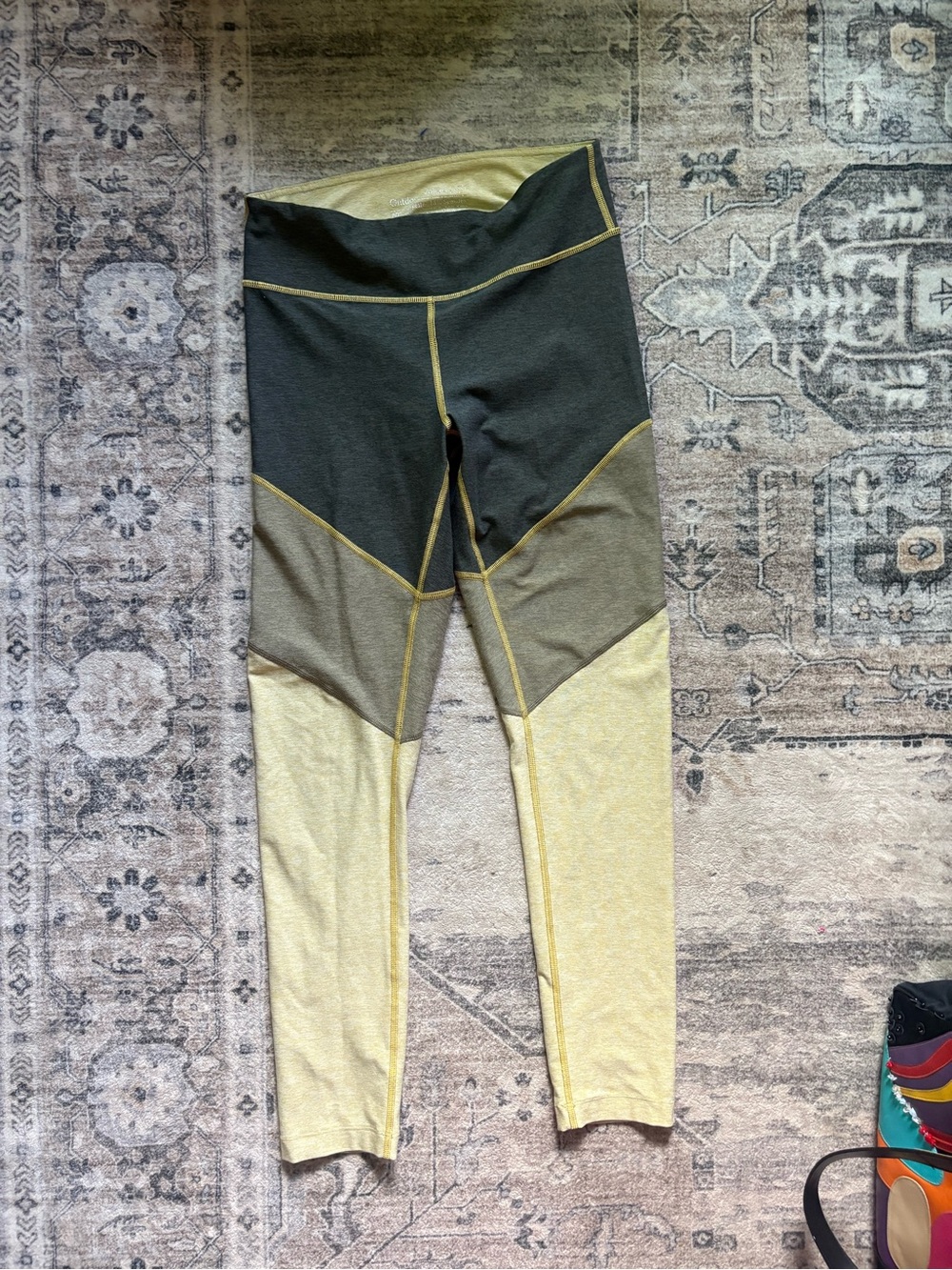 Outdoor voices springs color block workout leggings size M butter yellow